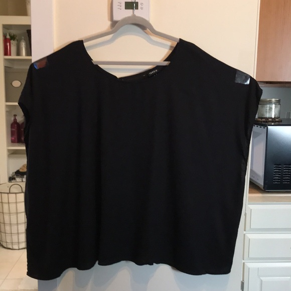 Torrid size 6 top - Picture 2 of 8